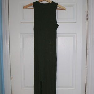 Olive green dress with slit through the side 🌱